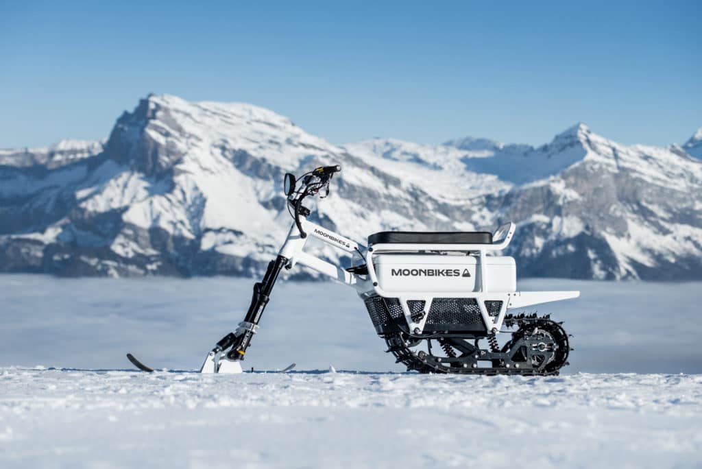 moonbikes-–-the-world’s-first-electric-snowbike-at-unveiled-media-preview-at-ces