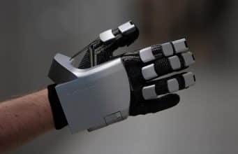 senseglove-raises-e3.25m-in-series-a-funding-round-to-advance-vr-haptic-gloves