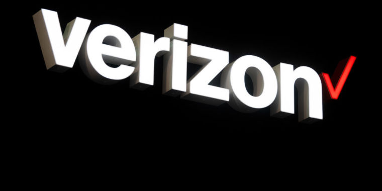 verizon-fell-for-fake-“search-warrant,”-gave-victim’s-phone-data-to-stalker