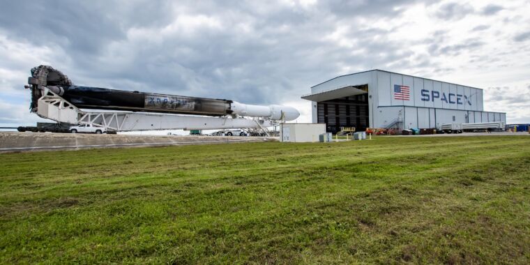 effects-of-falcon-heavy-launch-delay-could-ripple-to-downstream-missions
