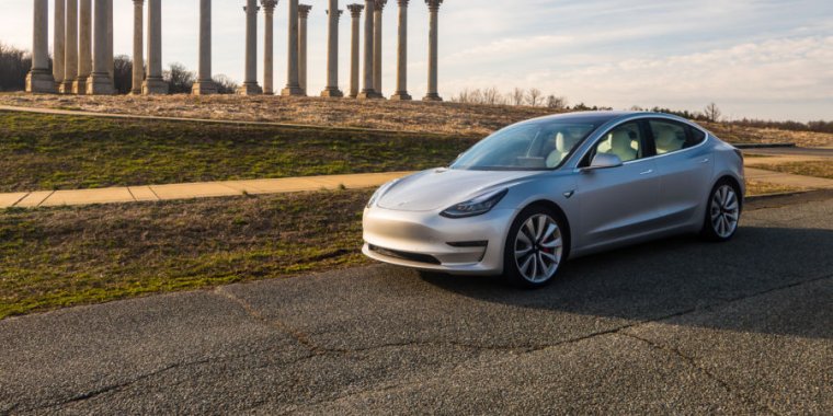 tesla-model-3-may-lose-$7,500-tax-credit-in-2024-under-new-battery-rules