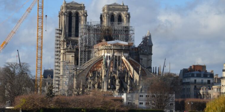 notre-dame-cathedral-first-to-use-iron-reinforcements-in-12th-century
