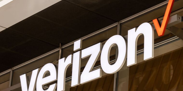 verizon-won’t-stop-charging-$3.30-“telco-recovery”-fee,-may-raise-it-again