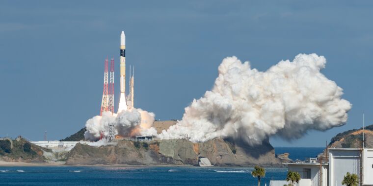 rocket-report:-a-new-estimate-of-starship-costs;-japan-launches-spy-satellite