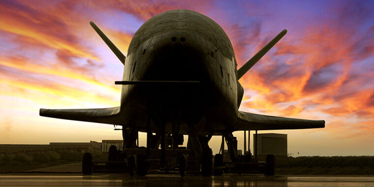 a-sleuthing-enthusiast-says-he-found-the-us-military’s-x-37b-spaceplane