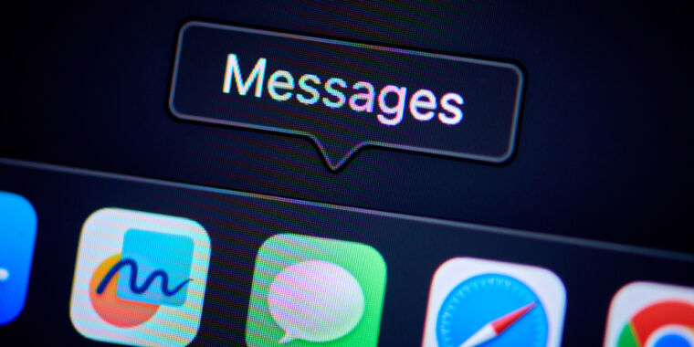 apple’s-imessage-is-not-a-“core-platform”-in-eu,-so-it-can-stay-walled-off
