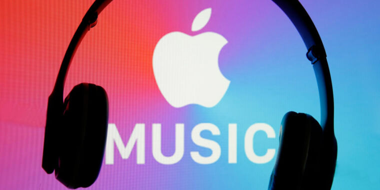 report:-apple-is-about-to-be-fined-e500-million-by-the-eu-over-music-streaming