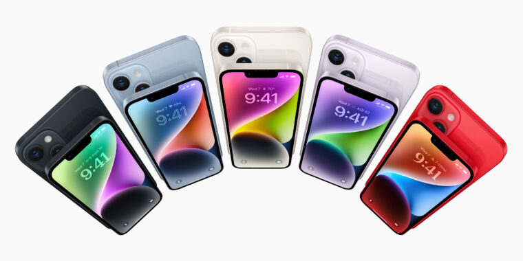 the-top-7-bestselling-phone-models-of-2023-are-all-iphones