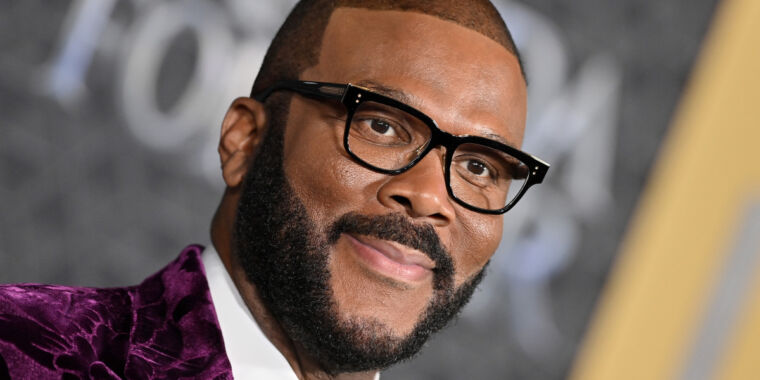 tyler-perry-puts-$800-million-studio-expansion-on-hold-because-of-openai’s-sora