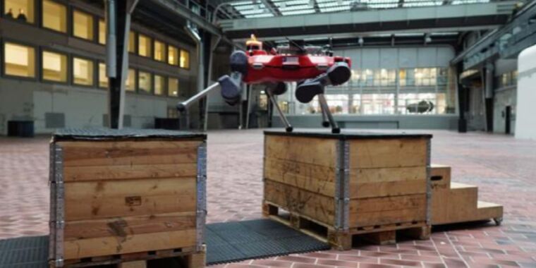 this-four-legged-robot-learned-parkour-to-better-navigate-obstacles