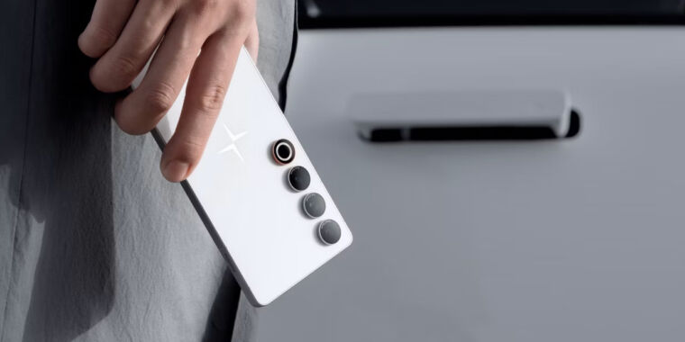 a-polestar-phone-now-inexplicably-exists