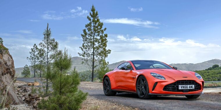 the-2025-aston-martin-vantage-gets-a-bold-new-body-and-big-power-boost