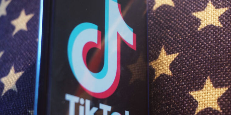 tiktok-vaguely-disputes-report-that-it’s-making-a-us-only-app