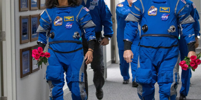countdown-begins-for-third-try-launching-boeing’s-starliner-crew-capsule