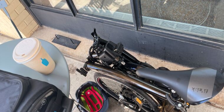 brompton-c-line-electric-review:-fun-and-foldable,-fits-better-than-you’d-think