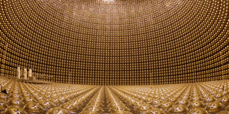 neutrinos:-the-inscrutable-“ghost-particles”-driving-scientists-crazy