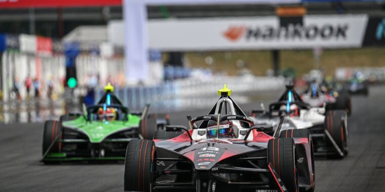 formula-e-wraps-its-10th-season-this-weekend—what’s-next-for-the-sport?