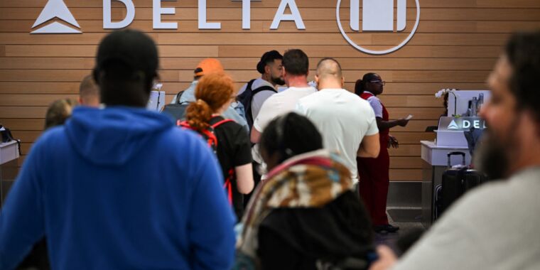 microsoft-says-delta’s-ancient-it-explains-long-outage-after-crowdstrike-snafu