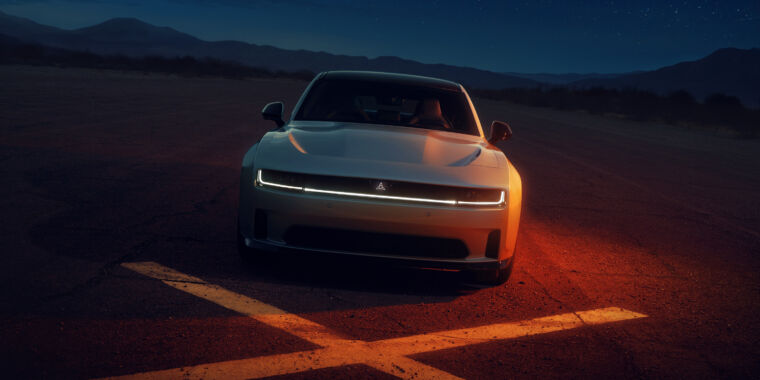 here’s-what-the-electric-dodge-charger’s-“fratzonic-exhaust”-sounds-like