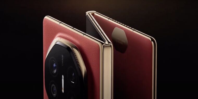 huawei’s-$2,800-trifold-phone-is-a-real-thing-it-wants-people-to-hold-and-use