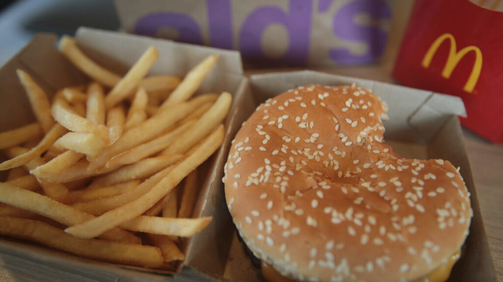 slivered-onions-are-likely-cause-of-mcdonald’s-e.-coli-outbreak,-cdc-says