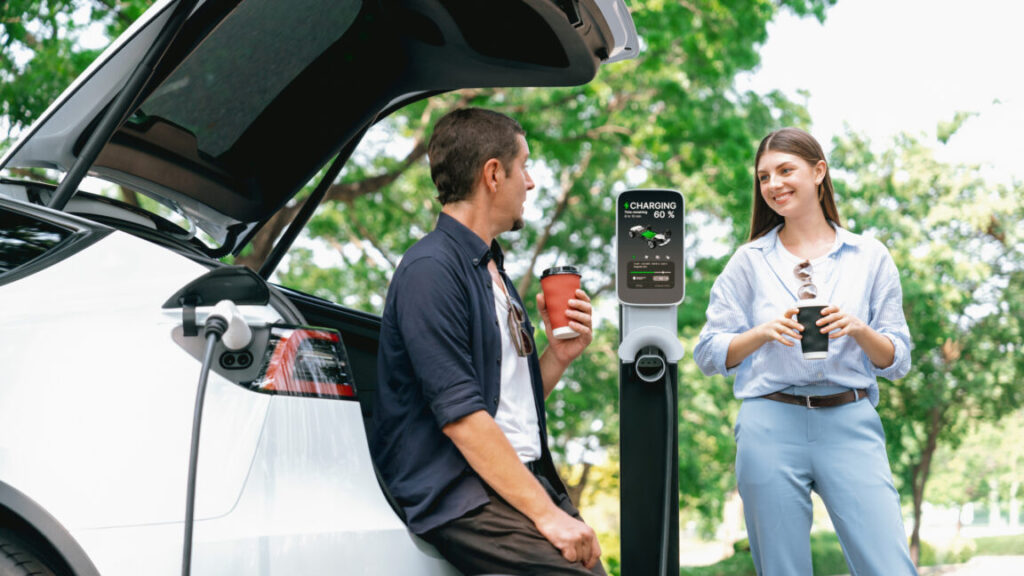 no-more-ev-app-folders:-universal-plug-and-charge-is-due-to-launch-in-2025