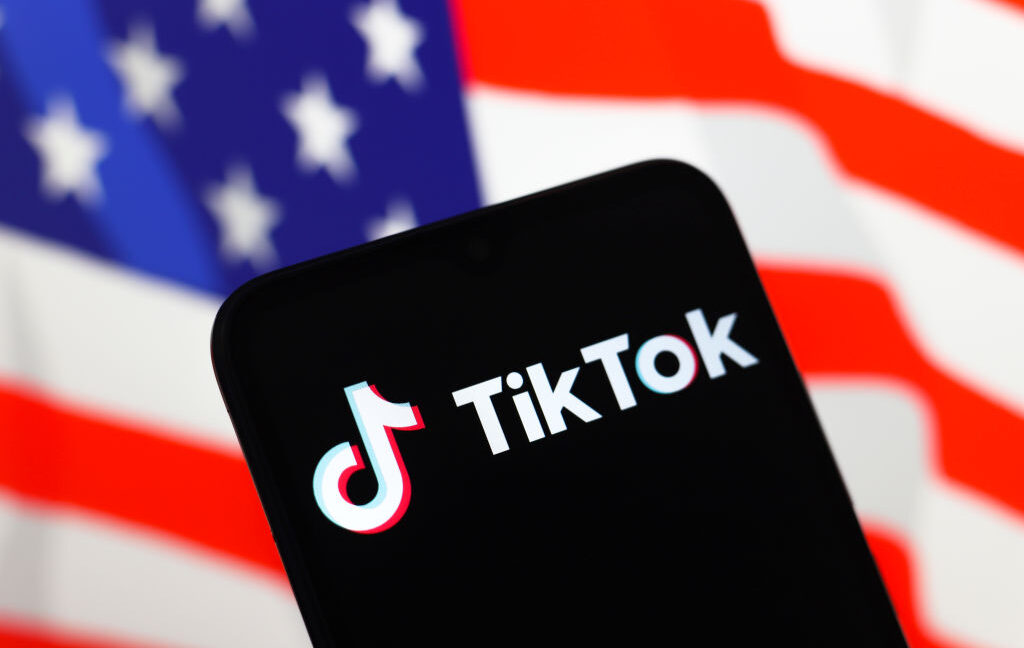 tiktok’s-two-paths-to-avoid-us-ban:-beg-scotus-or-woo-trump