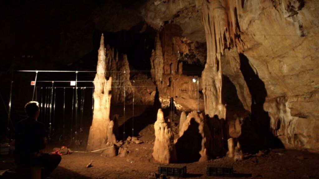 paleolithic-deep-cave-compound-likely-used-for-rituals