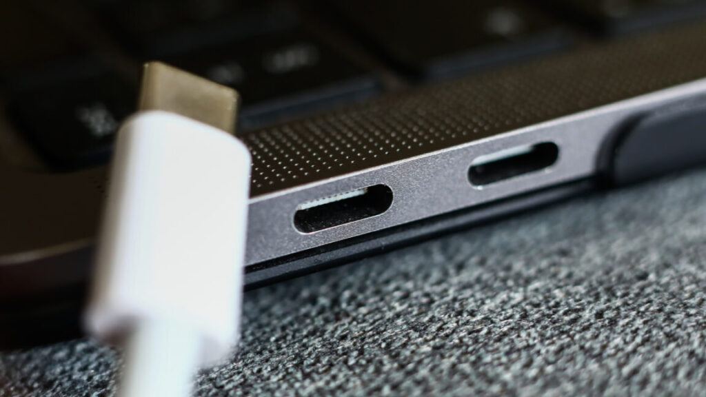 usb-c-gets-a-bit-more-universal-as-the-eu’s-mandate-goes-into-effect