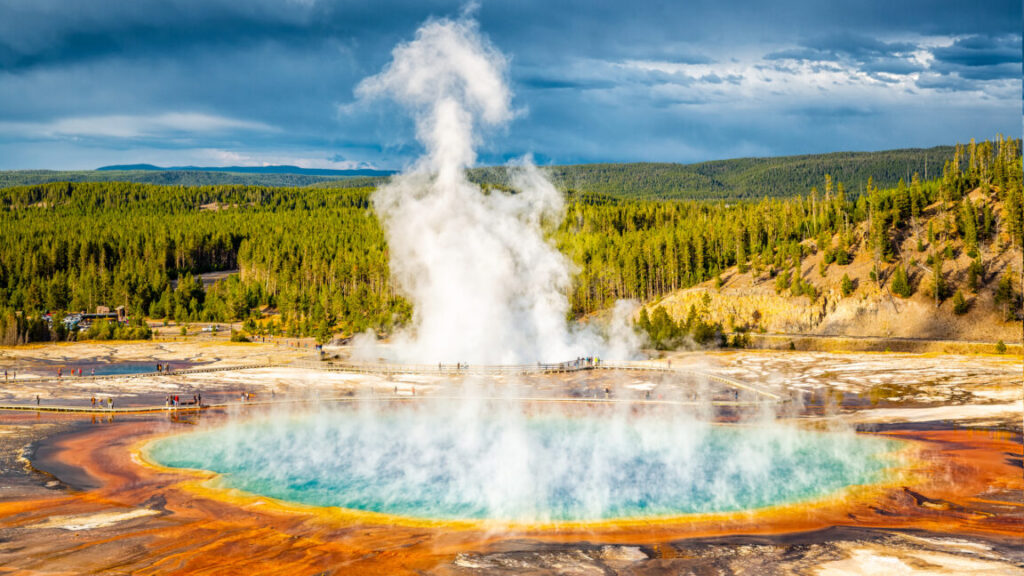 one-less-thing-to-worry-about-in-2025:-yellowstone-probably-won’t-go-boom