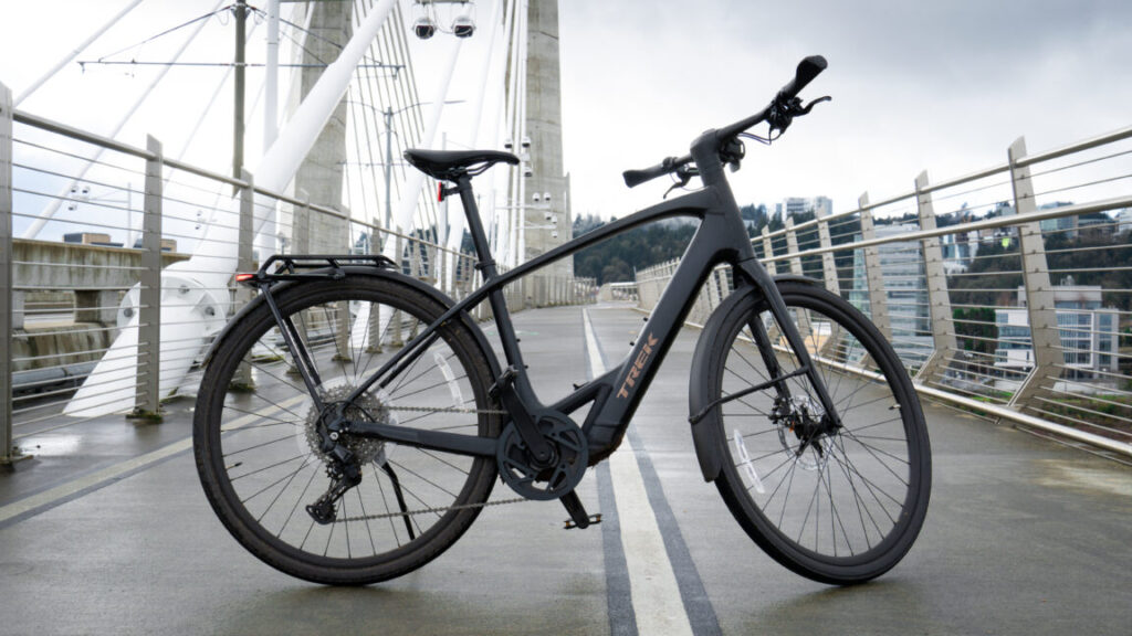 trek-fx+-7s-e-bike-is-a-premium-city-commuter 