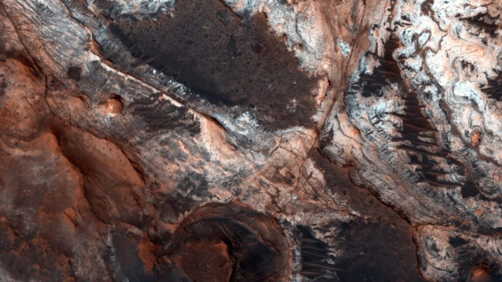 edge-of-mars’-great-dichotomy-eroded-back-by-hundreds-of-kilometers