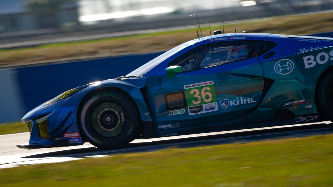 racer-with-paraplegia-successfully-test-drives-corvette-with-hand-controls
