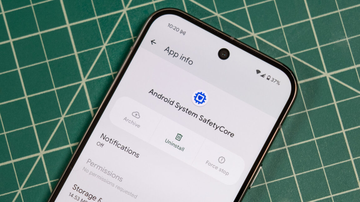 google-messages-can-now-blur-unwanted-nudes,-remind-people-not-to-send-them