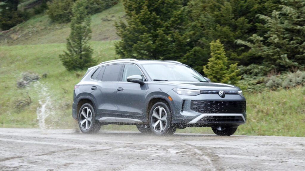 the-2025-vw-tiguan-caters-to-us-tastes-at-an-affordable-price