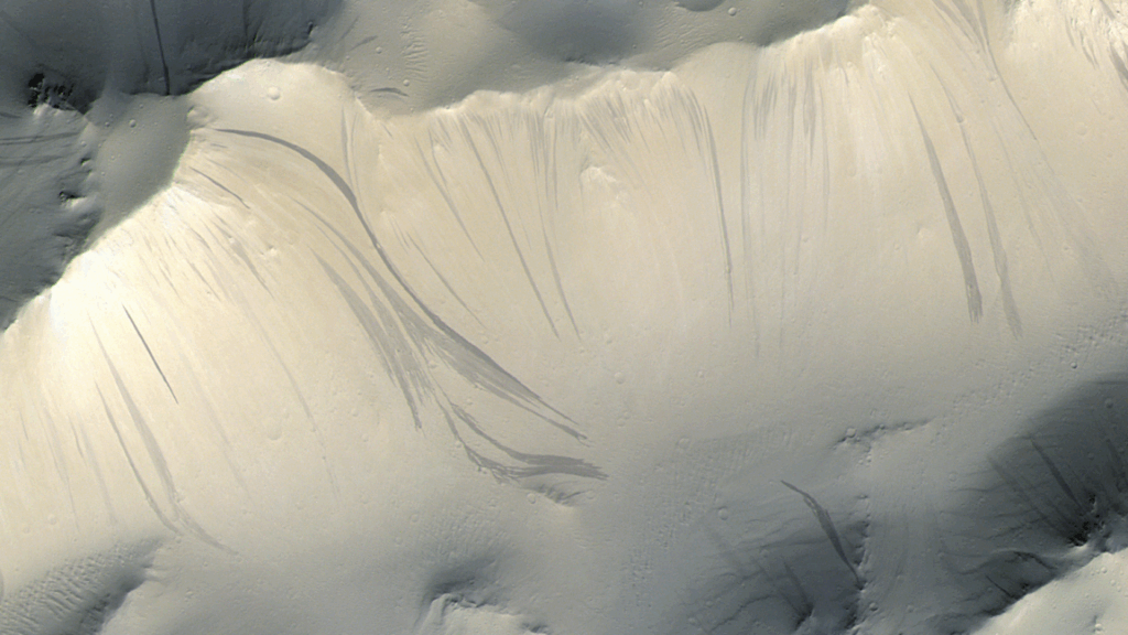 tuesday-telescope:-finally,-some-answers-on-those-martian-streaks