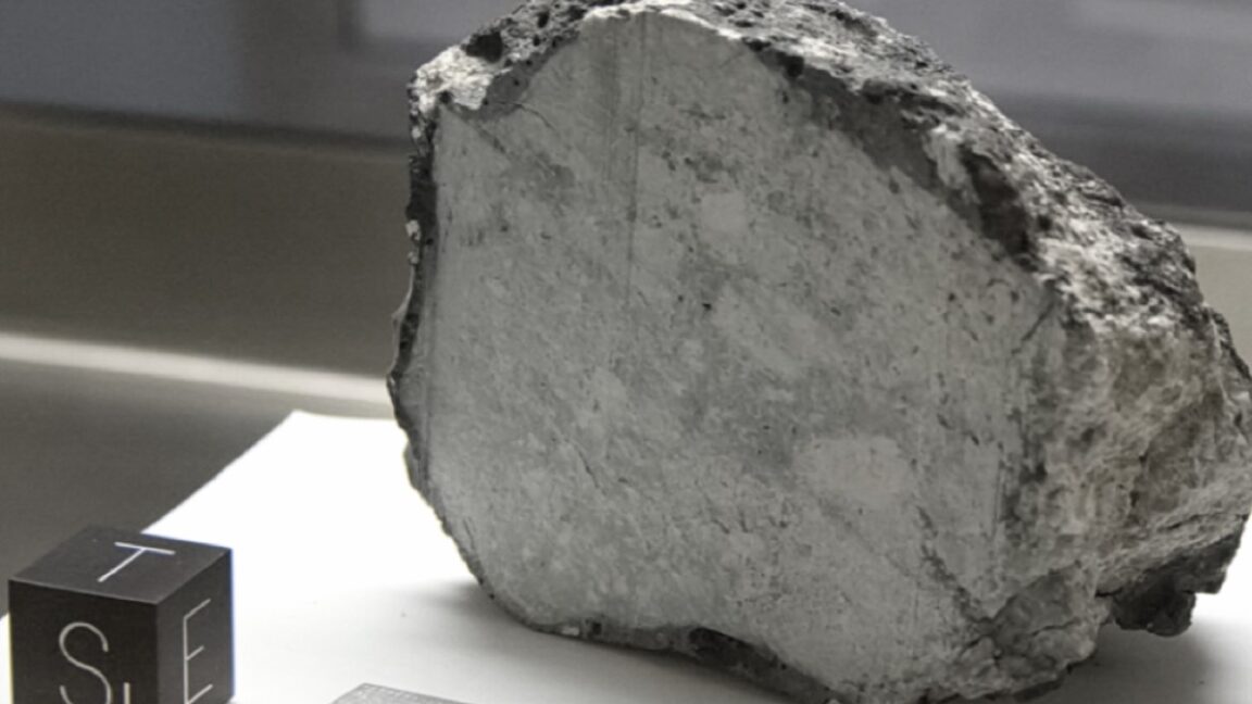 have-we-finally-solved-mystery-of-magnetic-moon-rocks?