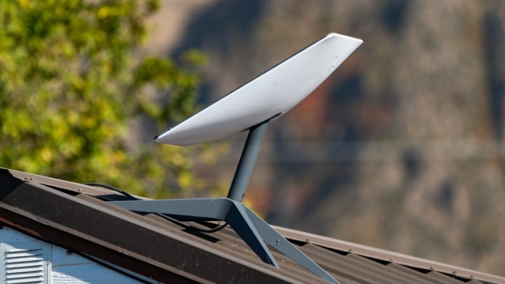 trump-is-forcing-states-to-funnel-grant-money-to-starlink,-senate-democrats-say