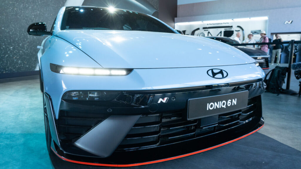 hyundai’s-ioniq-6-n-offers-more-sound,-more-shifts,-more-smiles