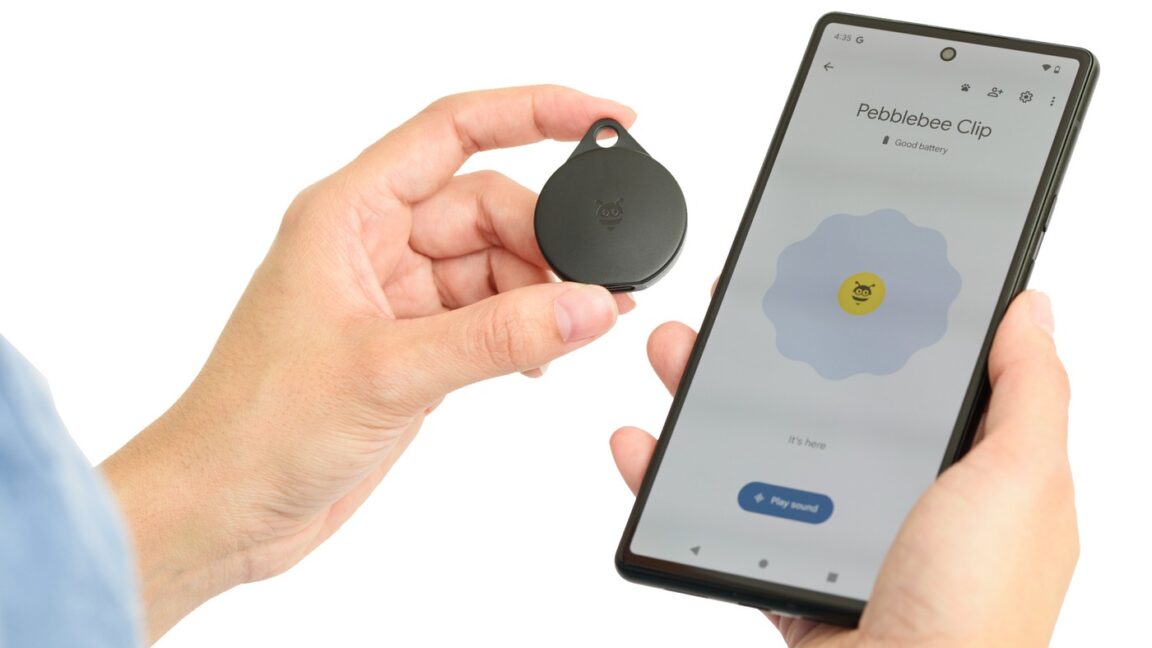 pebblebee-tracker’s-new-sos-alert-reminds-us-that-updates-can-be-good-for-gadgets