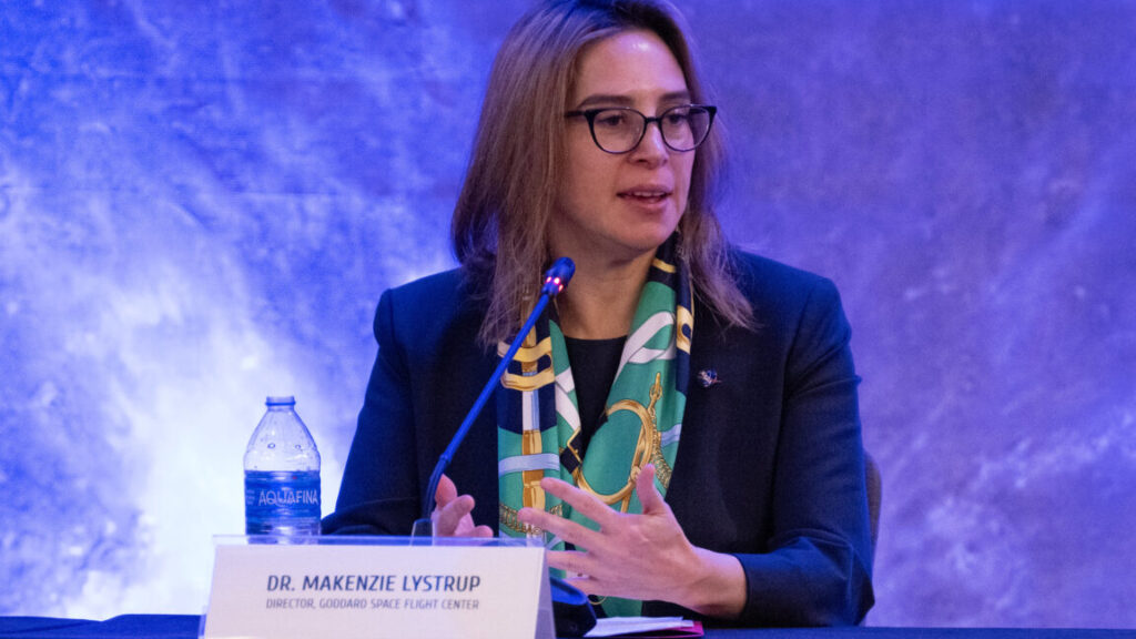 nearly-3,000-people-are-leaving-nasa,-and-this-director-is-one-of-them