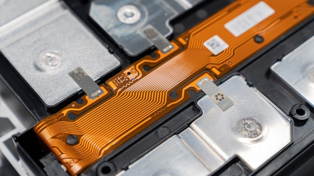 tesla-picks-lges,-not-catl,-for-$4.3-billion-storage-battery-deal