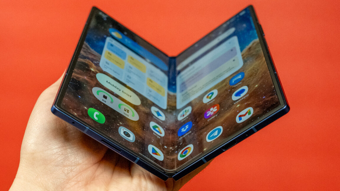 samsung-galaxy-z-fold-7-review:-quantum-leap