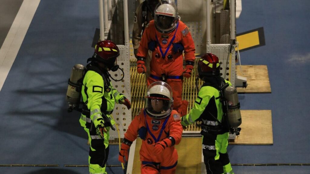 rocket-report:-ariane-6-beats-vulcan-to-third-launch;-china’s-first-drone-ship