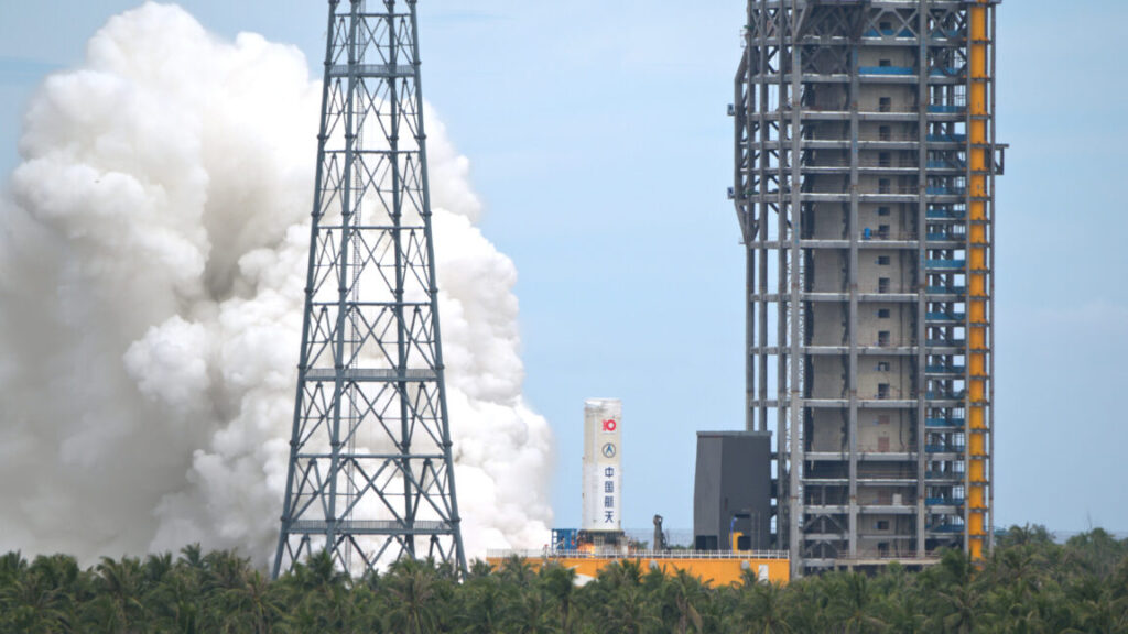 after-recent-tests,-china-appears-likely-to-beat-the-united-states-back-to-the-moon