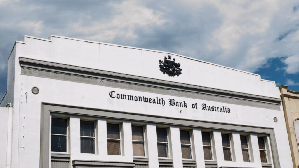 bank-forced-to-rehire-workers-after-lying-about-chatbot-productivity,-union-says