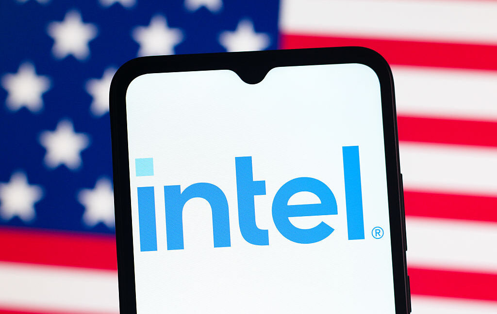 trump-says-us-will-take-10%-stake-in-intel-because-ceo-wants-to-“keep-his-job”