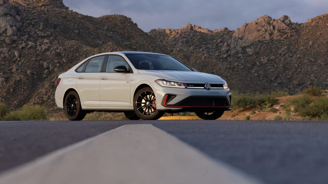 2025-vw-jetta-gli:-save-the-manuals,-but-not-like-this