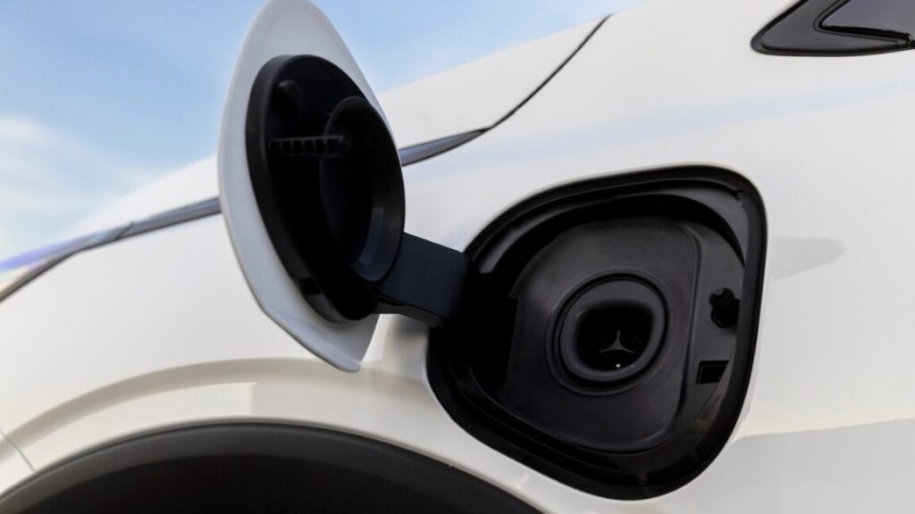 as-gm-prepares-to-switch-its-evs-to-nacs,-it-has-some-new-adapters