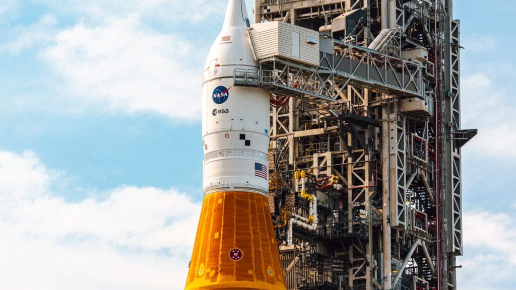 congress-and-trump-may-compromise-on-the-sls-rocket-by-axing-its-costly-upper-stage